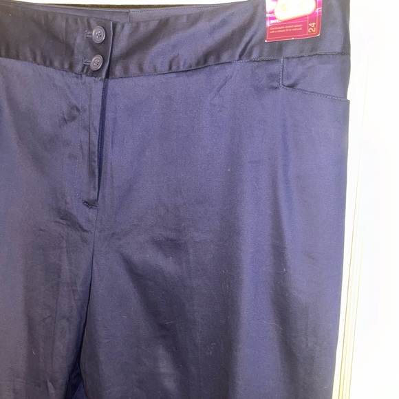 #108 NWT Lane Bryant Navy Sateen Capris Size 24 - Picture 2 of 7